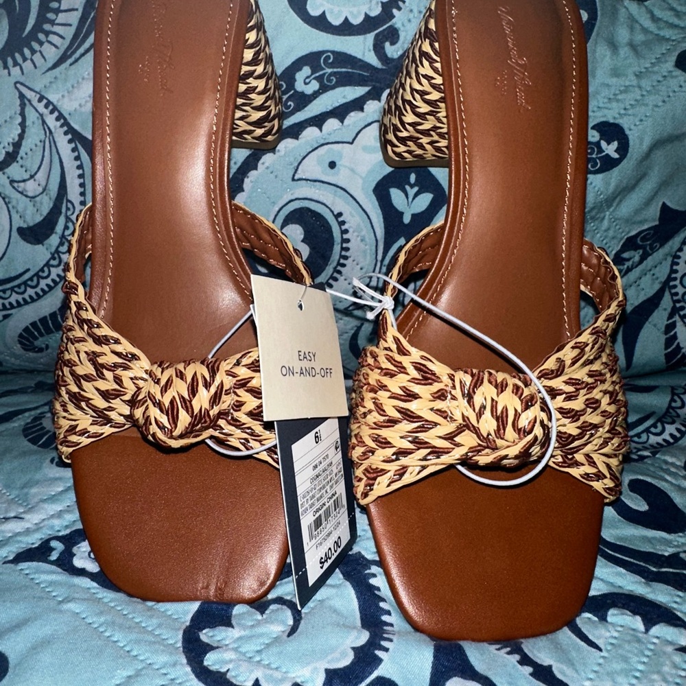 Universal Thread Brown and Tan Knotted Sandals